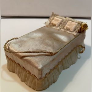 Vintage Ideal Petite Princess Fantasy  Dollhouse bed Furniture